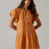 Kurzes Kleid mit Spitze