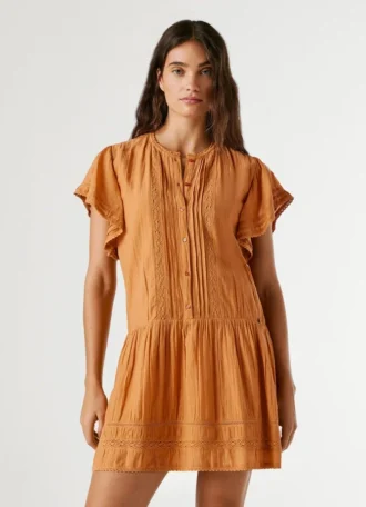 Kurzes Kleid mit Spitze