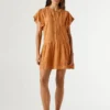 Kurzes Kleid mit Spitze