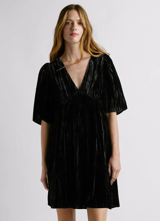 Kurzes Samtkleid Kurzes Samtkleid