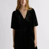 Kurzes Samtkleid Kurzes Samtkleid