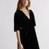 Kurzes Samtkleid Kurzes Samtkleid