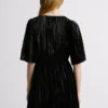 Kurzes Samtkleid Kurzes Samtkleid