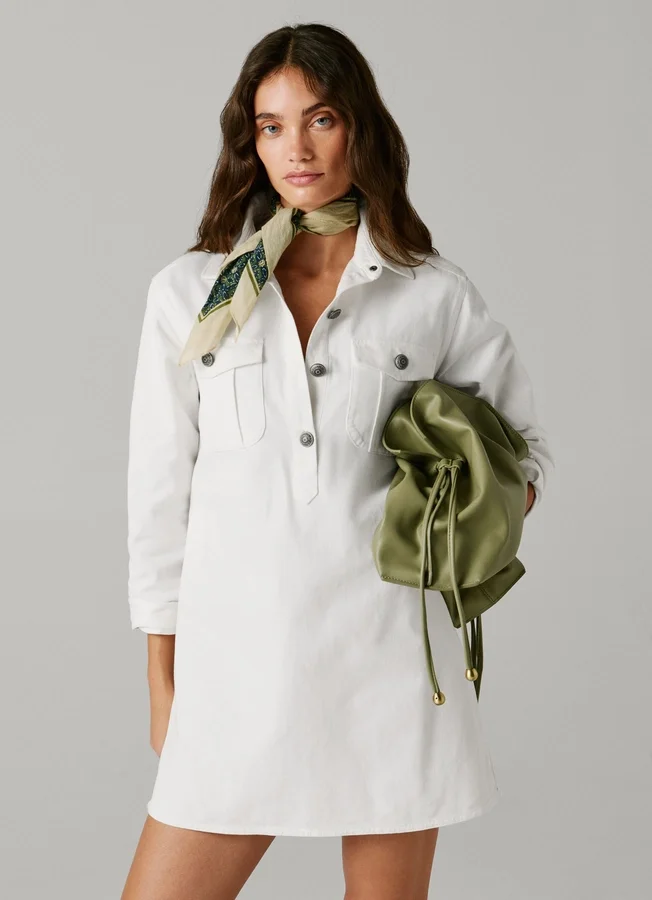 Kurzes Twill-Kleid Kurzes Twill-Kleid