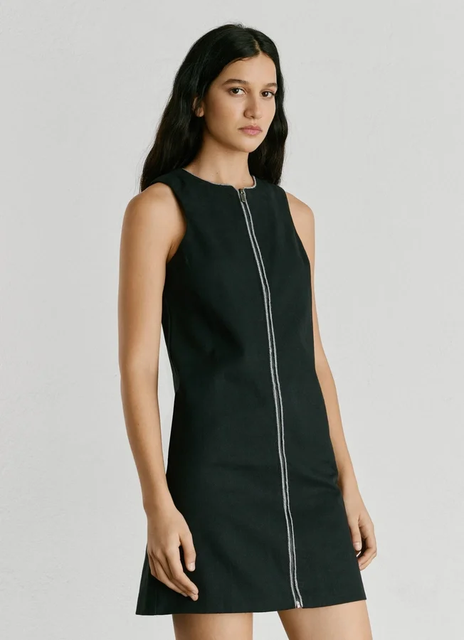 Kurzes Twill-Kleid Kurzes Twill-Kleid