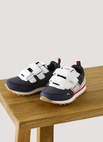Laufschuhe mit Klettverschluss