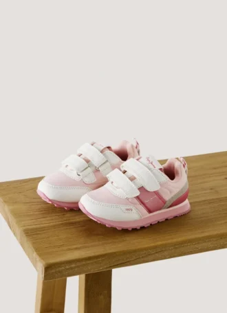 Laufschuhe mit Klettverschluss