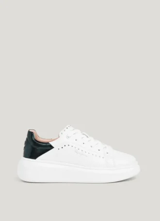 Leder-Sneaker mit Nieten