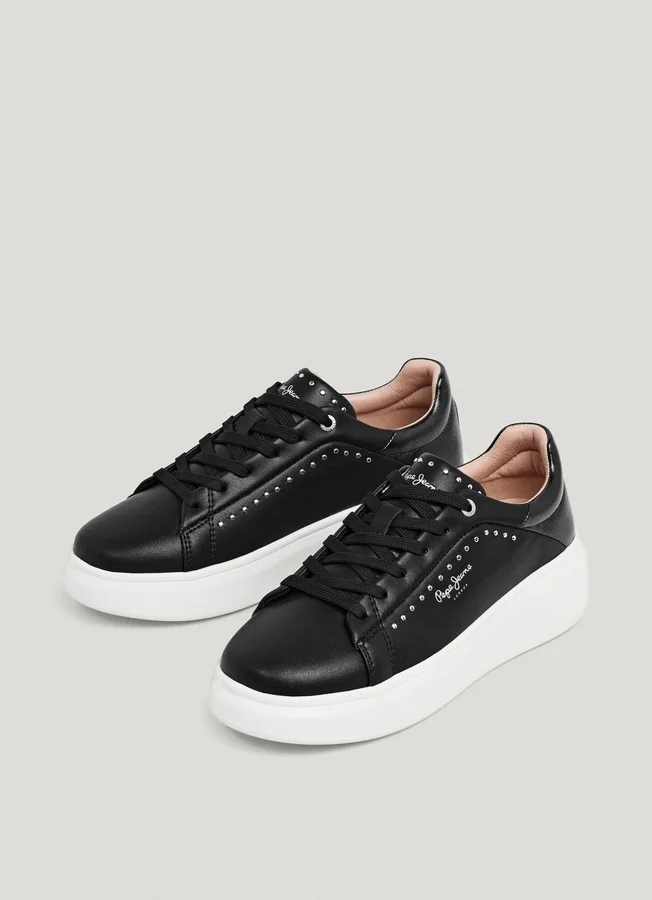 Leder-Sneaker mit Nieten Leder-Sneaker mit Nieten