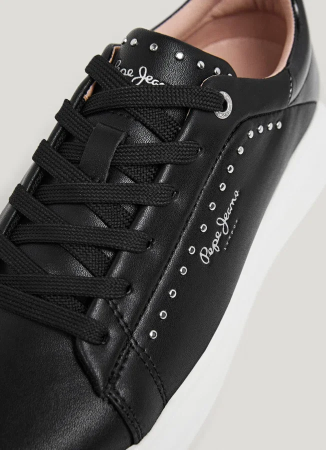 Leder-Sneaker mit Nieten Leder-Sneaker mit Nieten