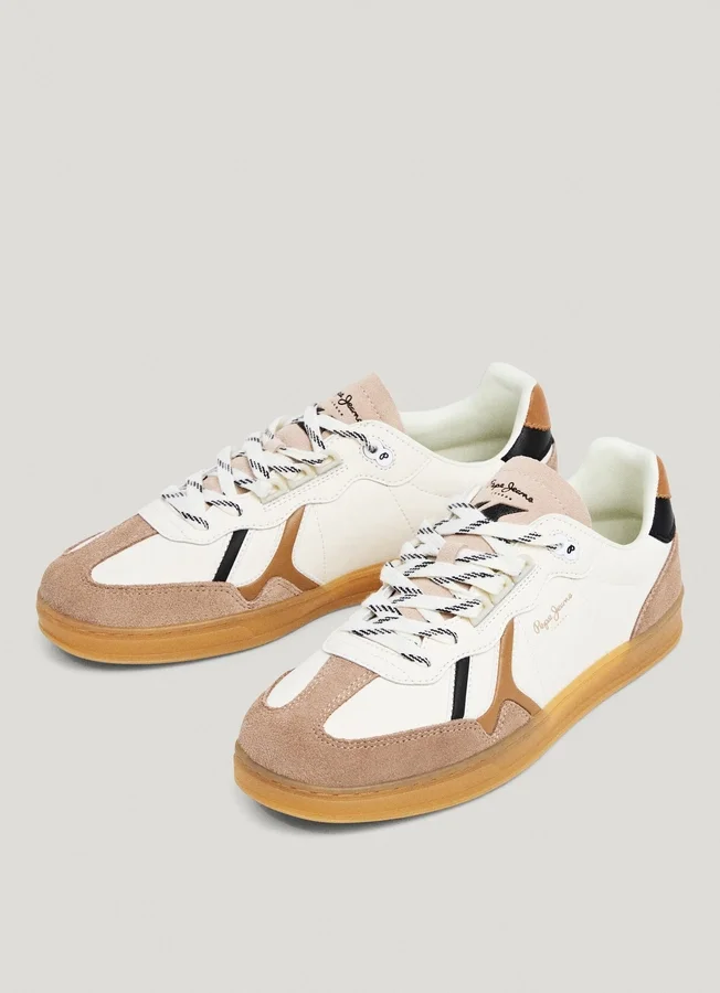Leder-Sneaker mit Nieten – Ball Leder-Sneaker mit Nieten – Ball