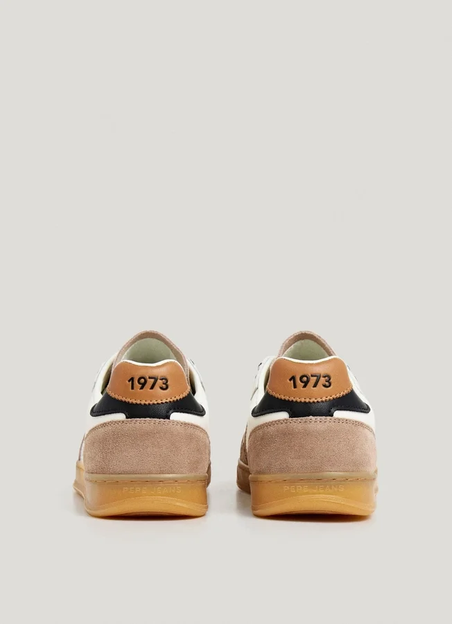 Leder-Sneaker mit Nieten – Ball Leder-Sneaker mit Nieten – Ball