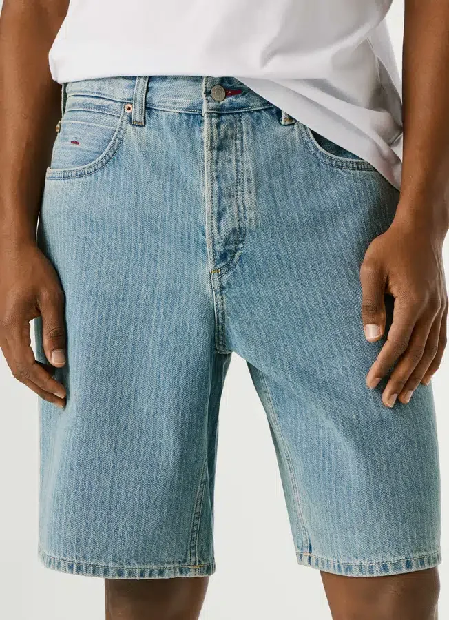 Locker sitzende Jeansshorts Locker sitzende Jeansshorts