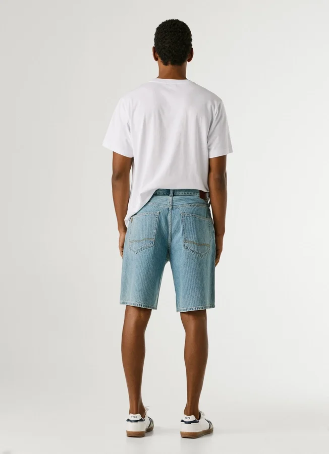 Locker sitzende Jeansshorts Locker sitzende Jeansshorts