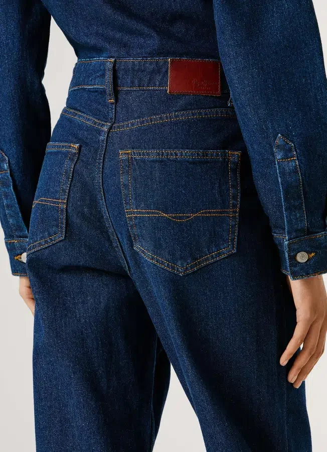 Maxi-Jumpsuit aus Denim in Regular-Fit Maxi-Jumpsuit aus Denim in Regular-Fit