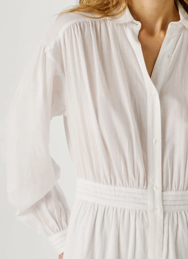 Maxikleid mit langem Hemdkragen Maxikleid mit langem Hemdkragen