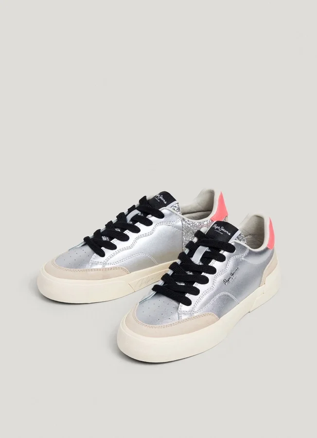 Metallic-Sneaker mit Glitzer-Details Metallic-Sneaker mit Glitzer-Details