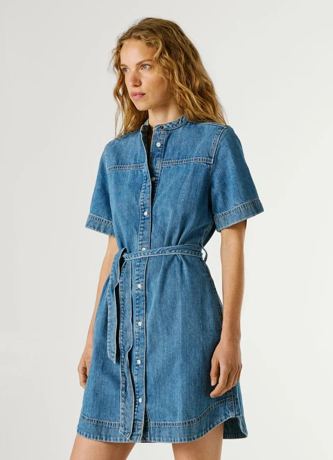 Mini-Kleid aus Denim in Regular-Fit Mini-Kleid aus Denim in Regular-Fit