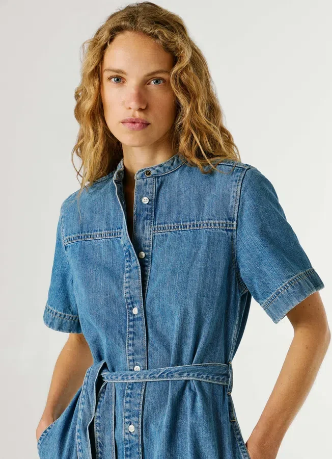 Mini-Kleid aus Denim in Regular-Fit Mini-Kleid aus Denim in Regular-Fit