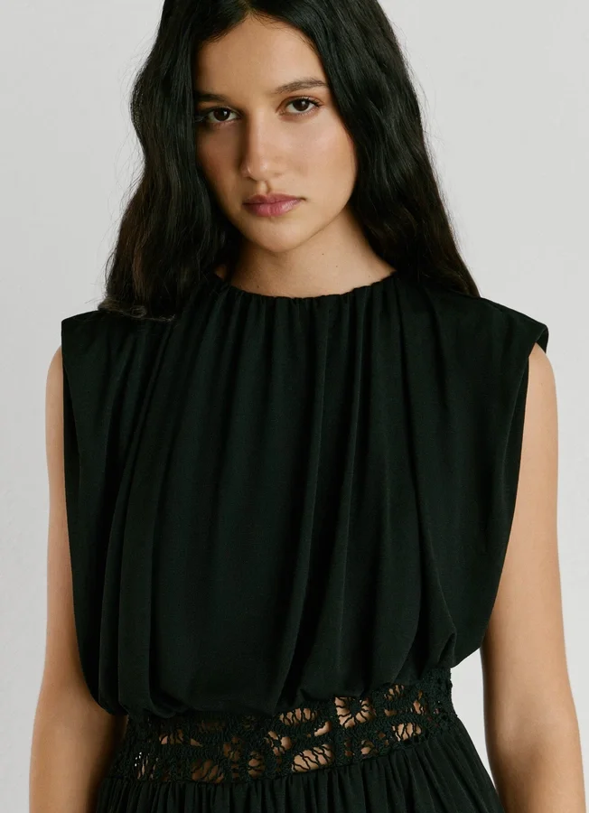 Minikleid mit Häkelverzierung Minikleid mit Häkelverzierung