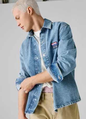 overshirt aus denim in lockerer passform 1 1 330x456 - Overshirt aus Denim in lockerer Passform