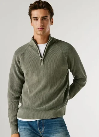 Pullover mit hohem Kragen und halbem Reißverschluss