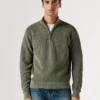 Pullover mit hohem Kragen und halbem Reißverschluss
