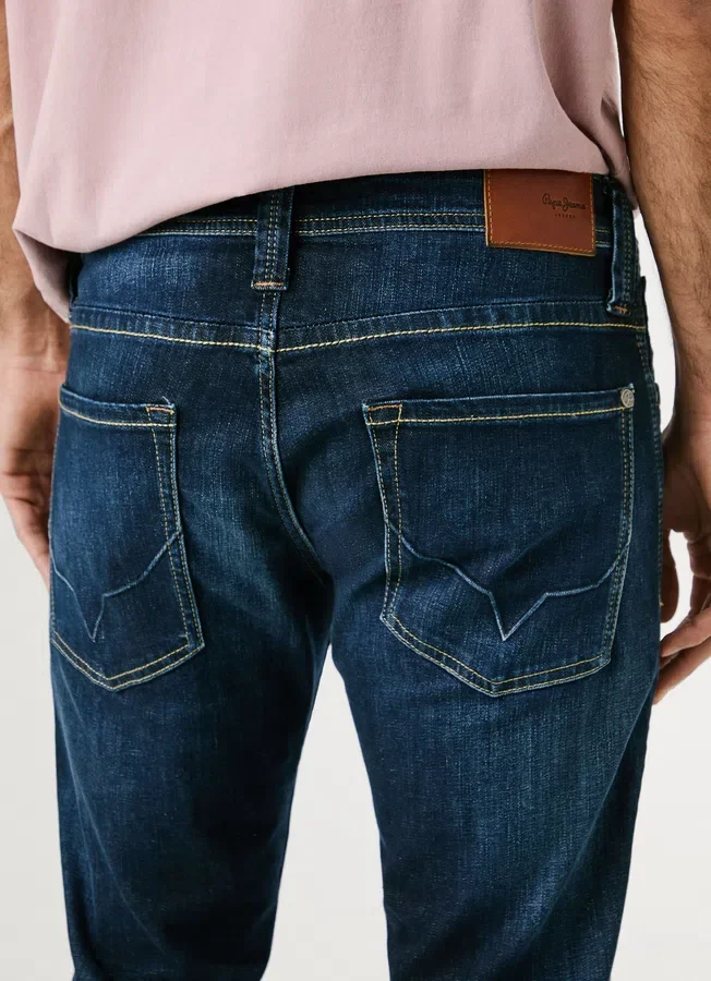Regular-Fit-Jeans mit mittlerer Leibhöhe – Cash Regular-Fit-Jeans mit mittlerer Leibhöhe – Cash