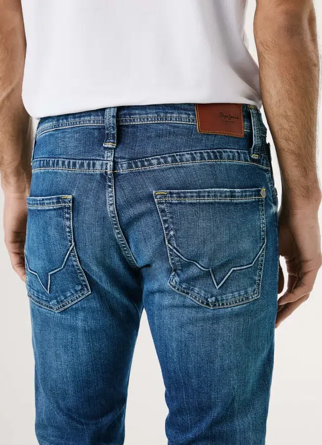 Regular-Fit-Jeans mit mittlerer Leibhöhe – Cash Regular-Fit-Jeans mit mittlerer Leibhöhe – Cash