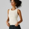 Ärmelloses Top mit Rippbündchen Ärmelloses Top mit Rippbündchen