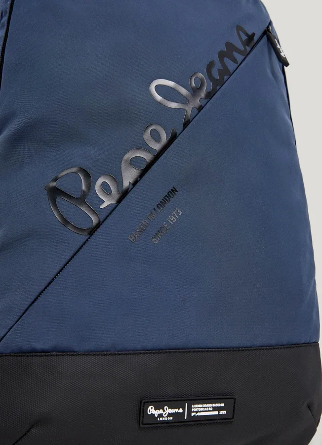 Rucksack mit aufgedrucktem Logo Rucksack mit aufgedrucktem Logo