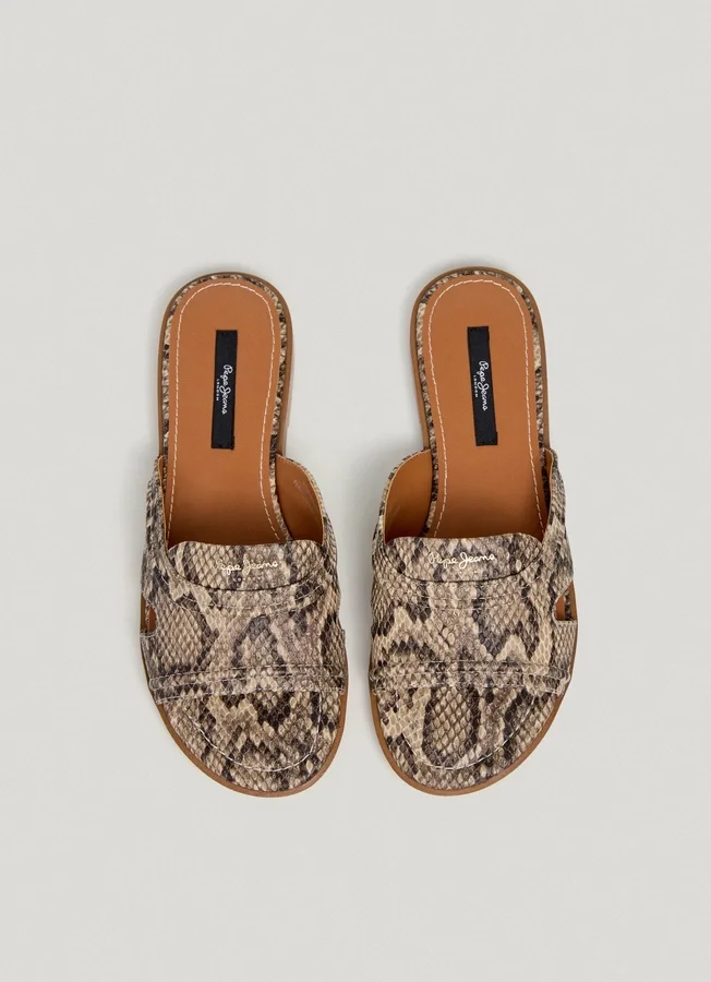 Sandalen mit Animal-Print Sandalen mit Animal-Print