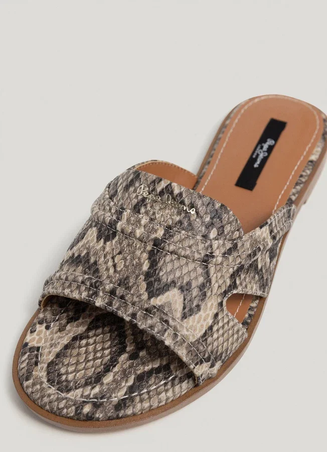 Sandalen mit Animal-Print Sandalen mit Animal-Print
