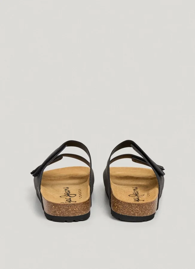 Sandalen mit doppeltem Klettverschluss Sandalen mit doppeltem Klettverschluss