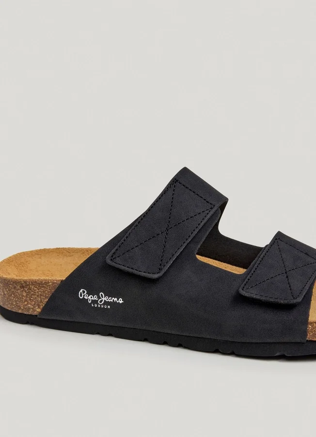 Sandalen mit doppeltem Klettverschluss Sandalen mit doppeltem Klettverschluss