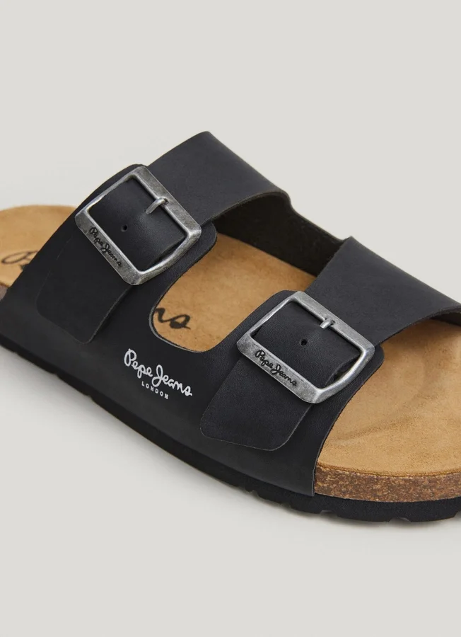Sandalen mit doppelter Schnalle Sandalen mit doppelter Schnalle