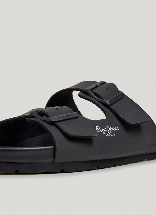 Sandalen mit doppelter Schnalle Sandalen mit doppelter Schnalle