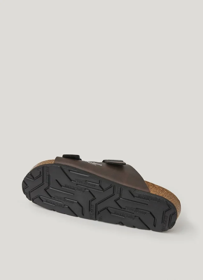 Sandalen mit doppelter Schnalle Sandalen mit doppelter Schnalle