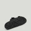 Sandalen mit doppelter Schnalle Sandalen mit doppelter Schnalle