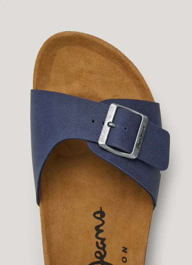 Sandalen mit Schnalle Sandalen mit Schnalle
