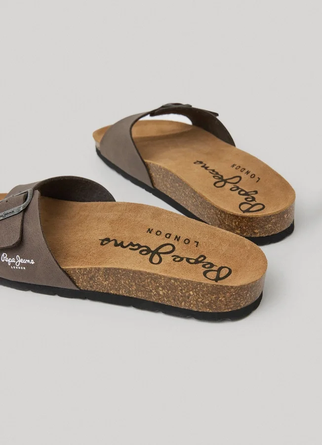 Sandalen mit Schnalle Sandalen mit Schnalle