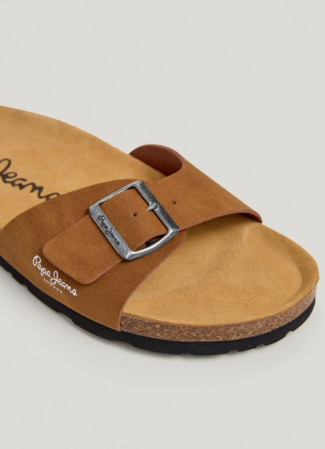 Sandalen mit Schnalle Sandalen mit Schnalle