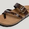 Sandalen mit Tierprint und Schnalle