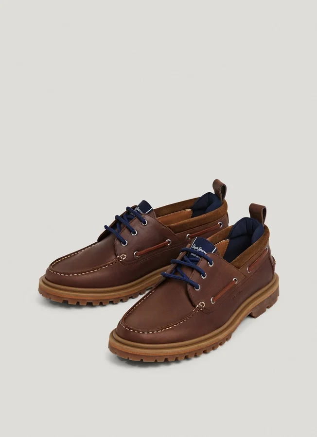 Segelschuhe aus Leder Segelschuhe aus Leder