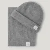 Set aus geripptem Hut und Schal Set aus geripptem Hut und Schal