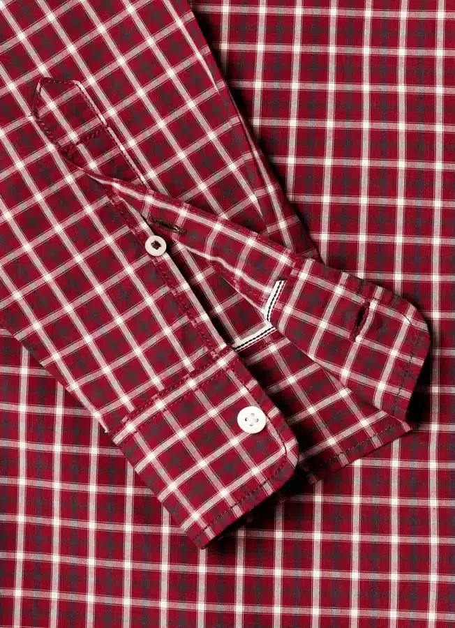 Slim-Fit-Hemd aus kariertem Popeline Slim-Fit-Hemd aus kariertem Popeline