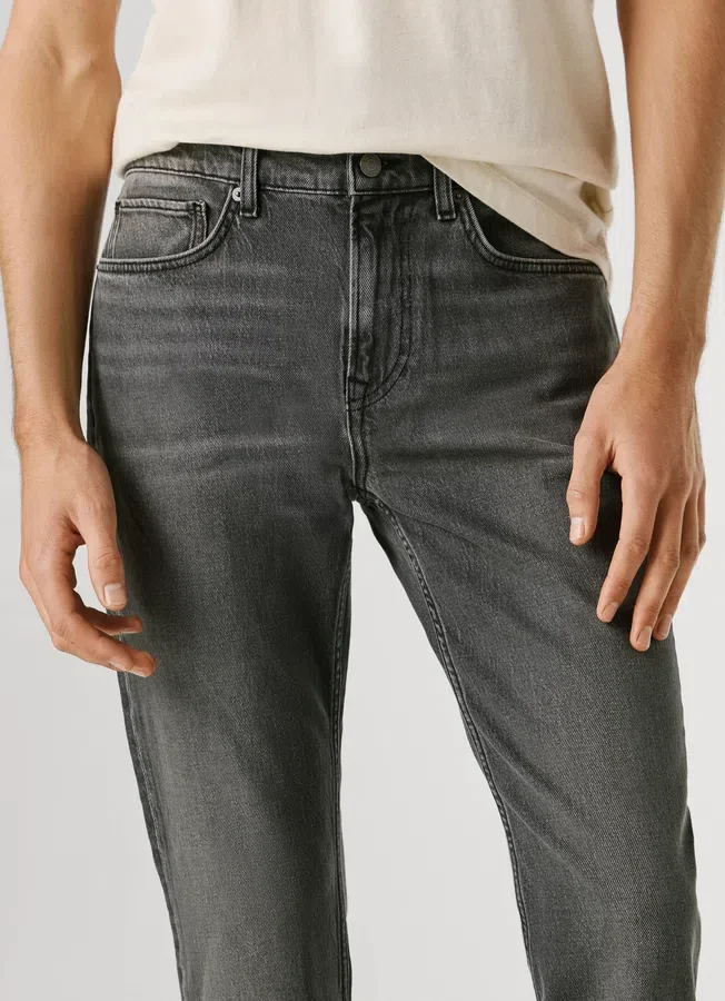 Slim-Fit-Jeans mit mittlerer Leibhöhe – Hatch Slim-Fit-Jeans mit mittlerer Leibhöhe – Hatch
