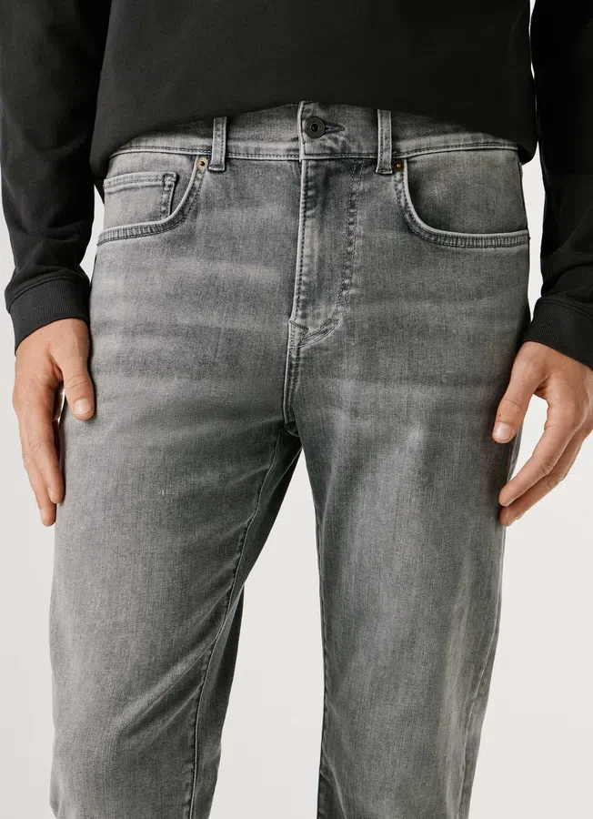Slim-Fit-Jeans mit mittlerer Leibhöhe – Hatch Slim-Fit-Jeans mit mittlerer Leibhöhe – Hatch