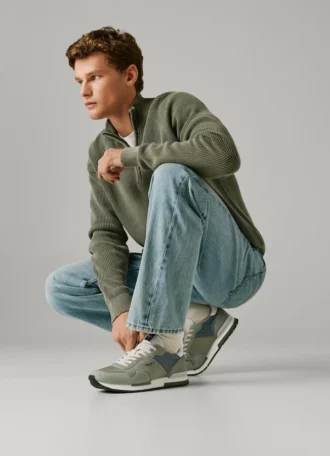 Sneaker aus Leder mit Details aus Wildleder