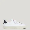 Sneaker aus Leder mit Details aus Wildleder Sneaker aus Leder mit Details aus Wildleder